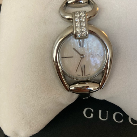 Gucci Horsebit, Mother of Pearl & Diamond Watch ⌚️ - Picture 2 of 13